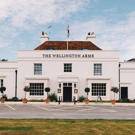 The Wellington Arms - Basingstoke-Reading Ξενοδοχείο Heckfield Εξωτερικό φωτογραφία